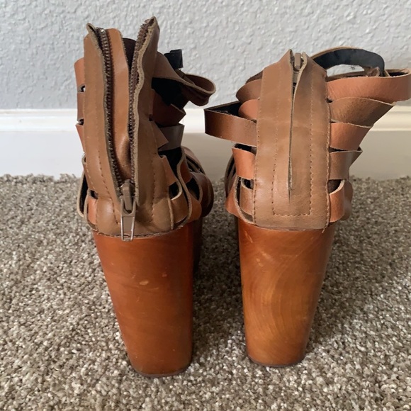 Shoes - Picture 4 of 6